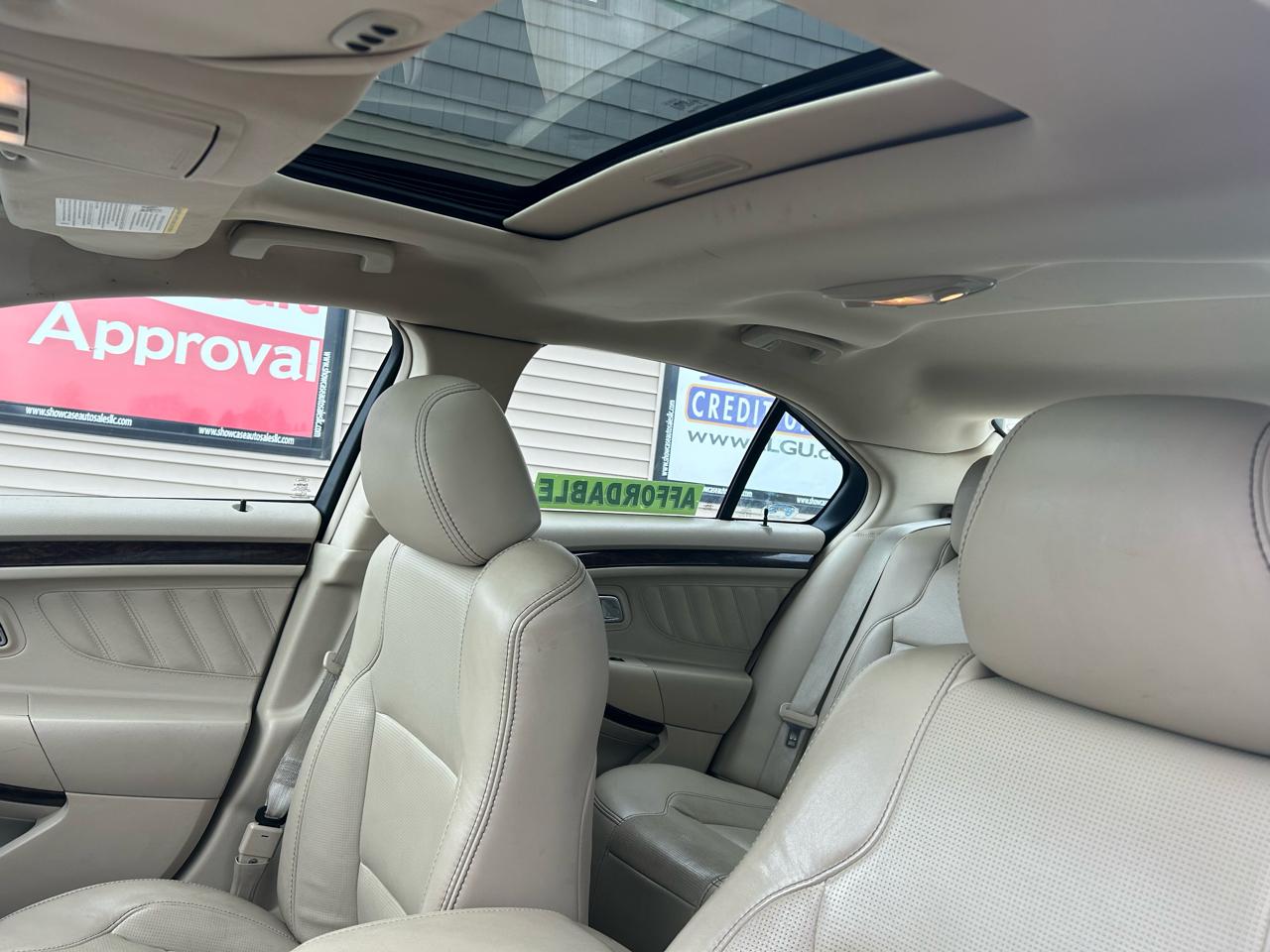 Ford Taurus Limited FWD 2013