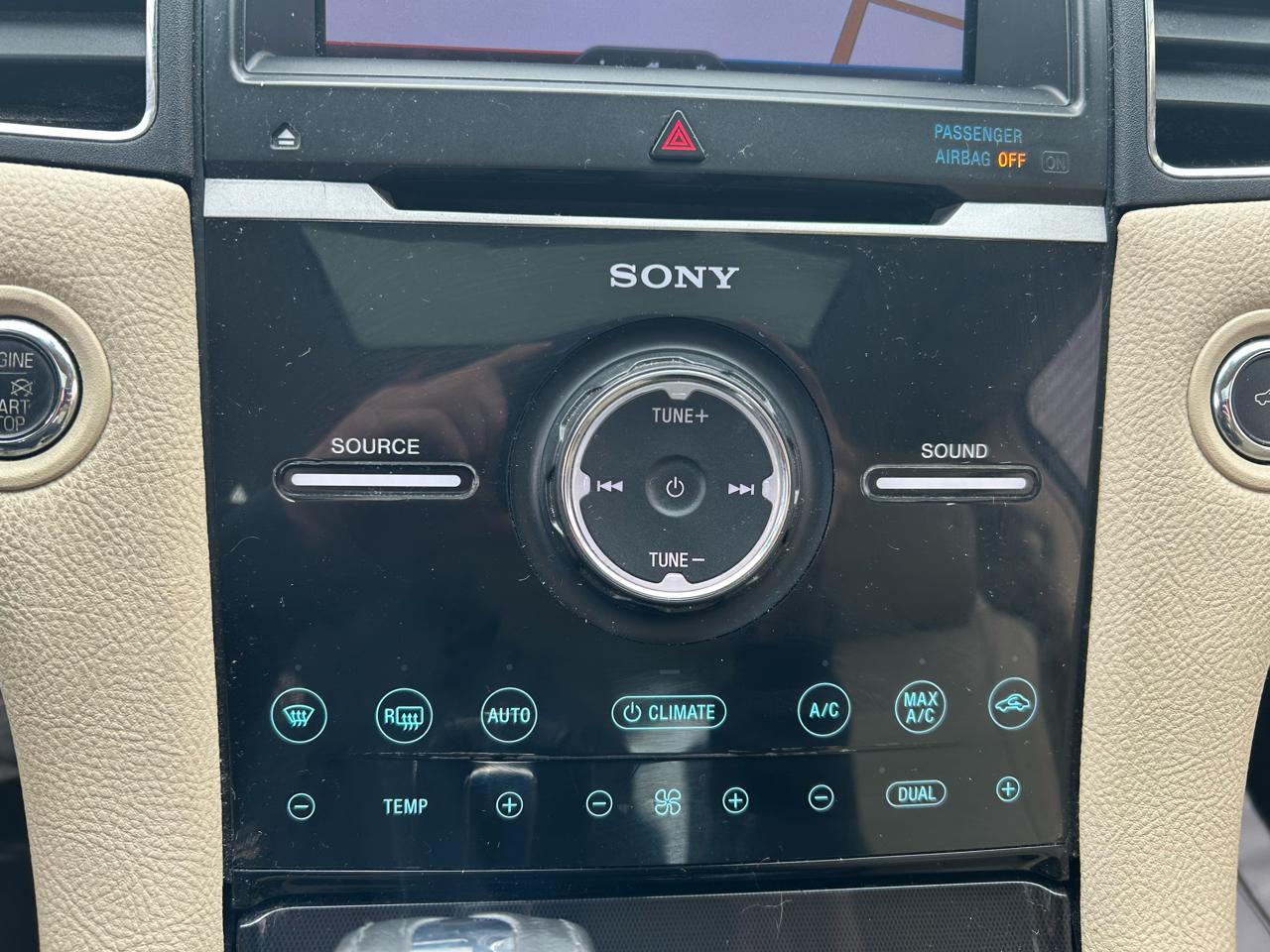 Ford Taurus Limited FWD 2013