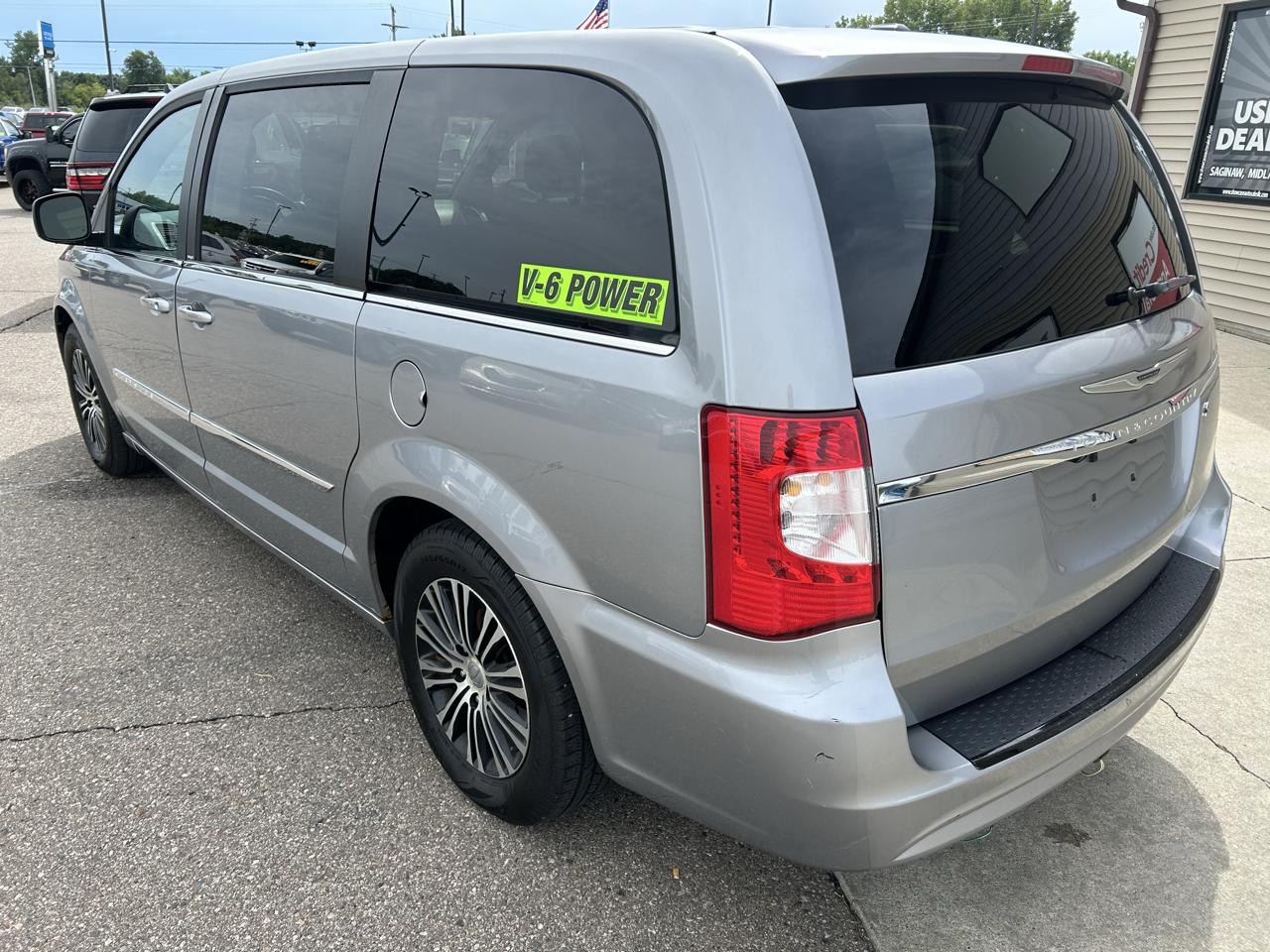 Chrysler Town & Country S 2014