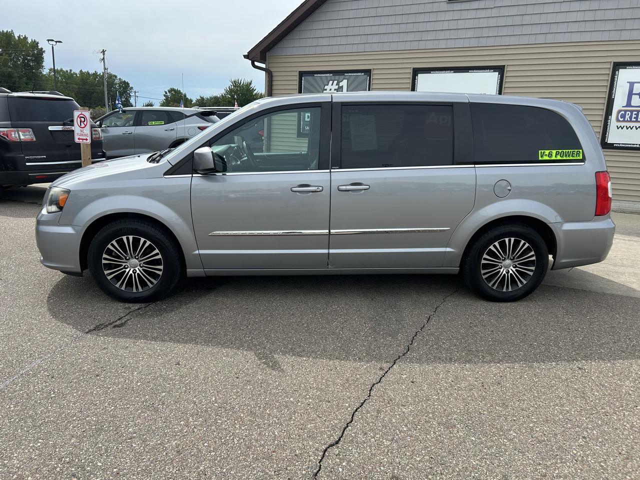 Chrysler Town & Country S 2014