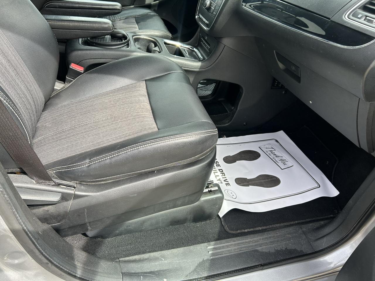Chrysler Town & Country S 2014
