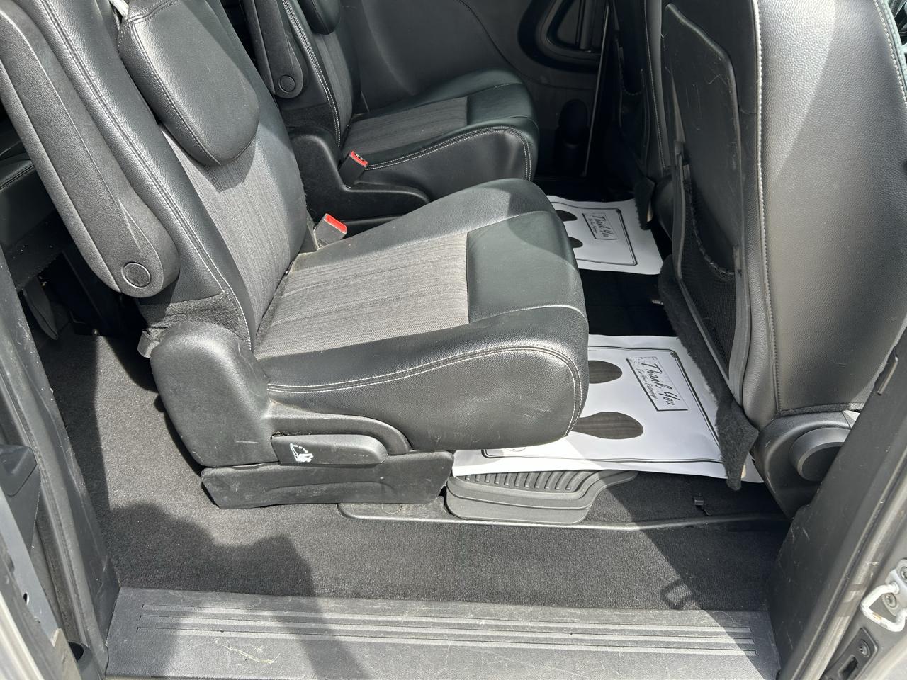 Chrysler Town & Country S 2014