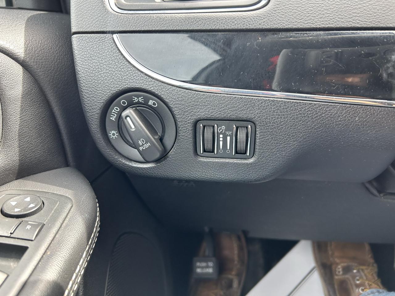 Chrysler Town & Country S 2014