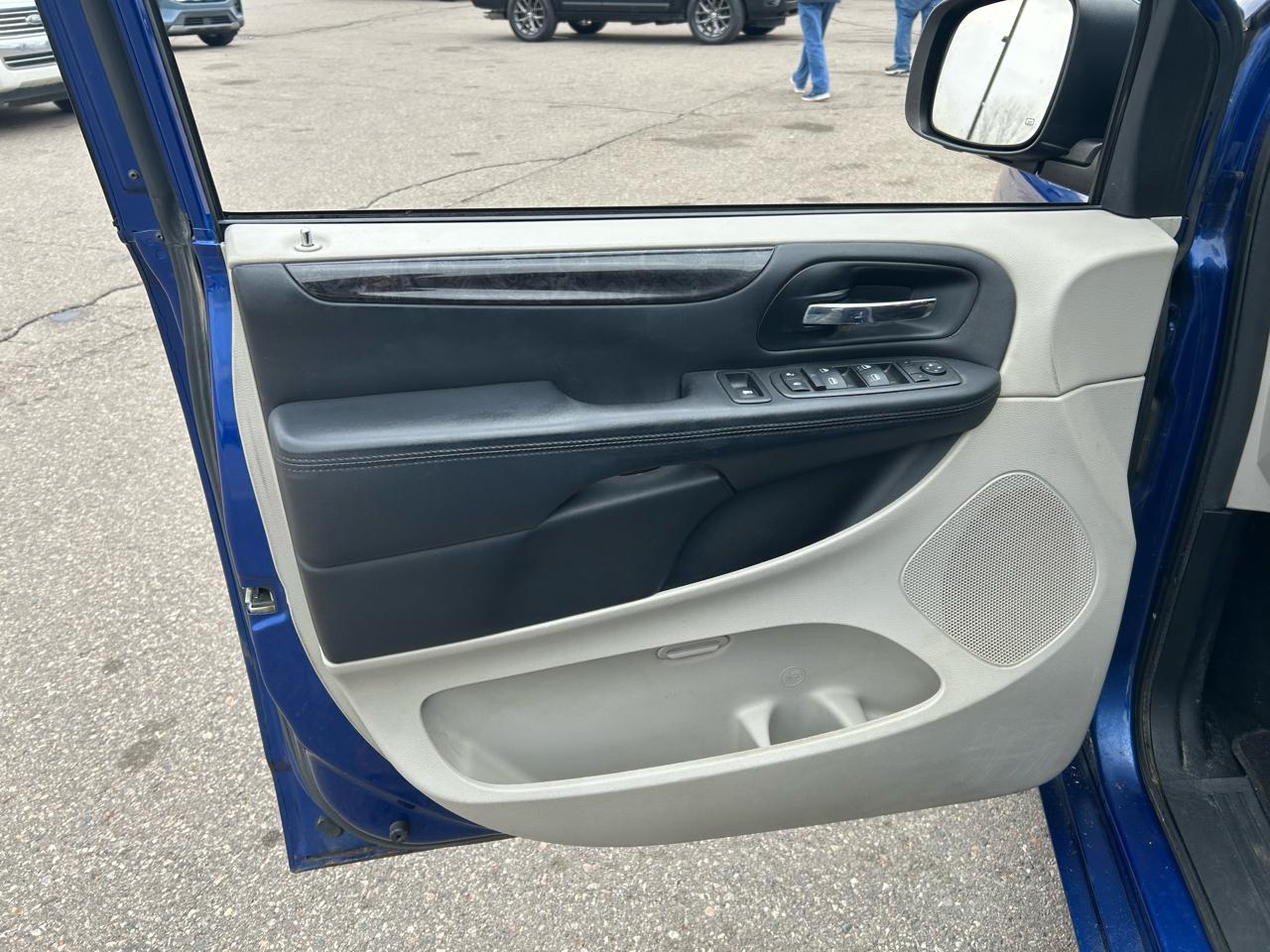 Dodge Grand Caravan SXT 2013