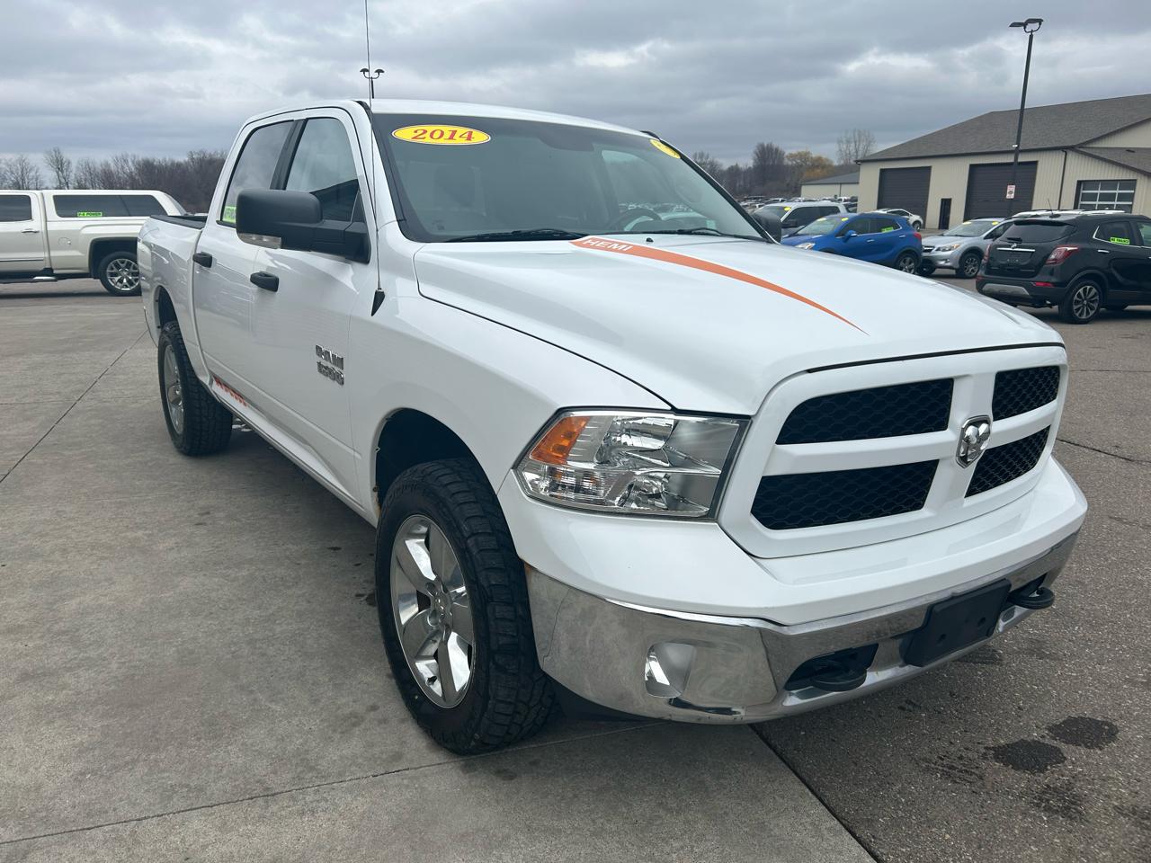 RAM 1500 SLT Crew Cab SWB 4WD 2014