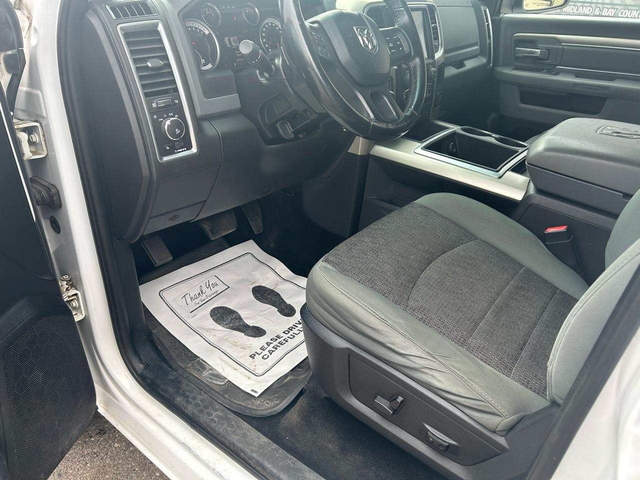 RAM 1500 SLT Crew Cab SWB 4WD 2014