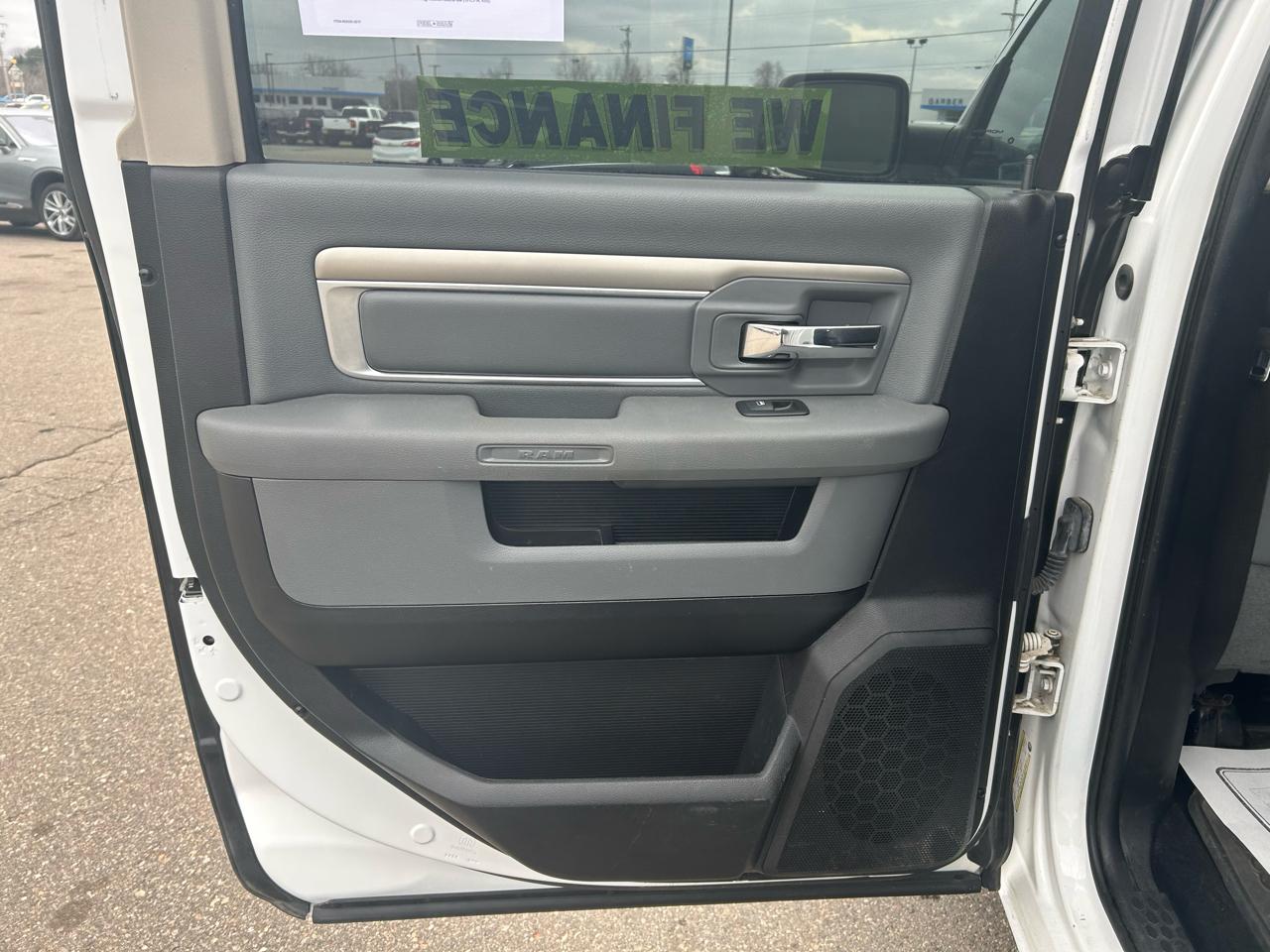 RAM 1500 SLT Crew Cab SWB 4WD 2014