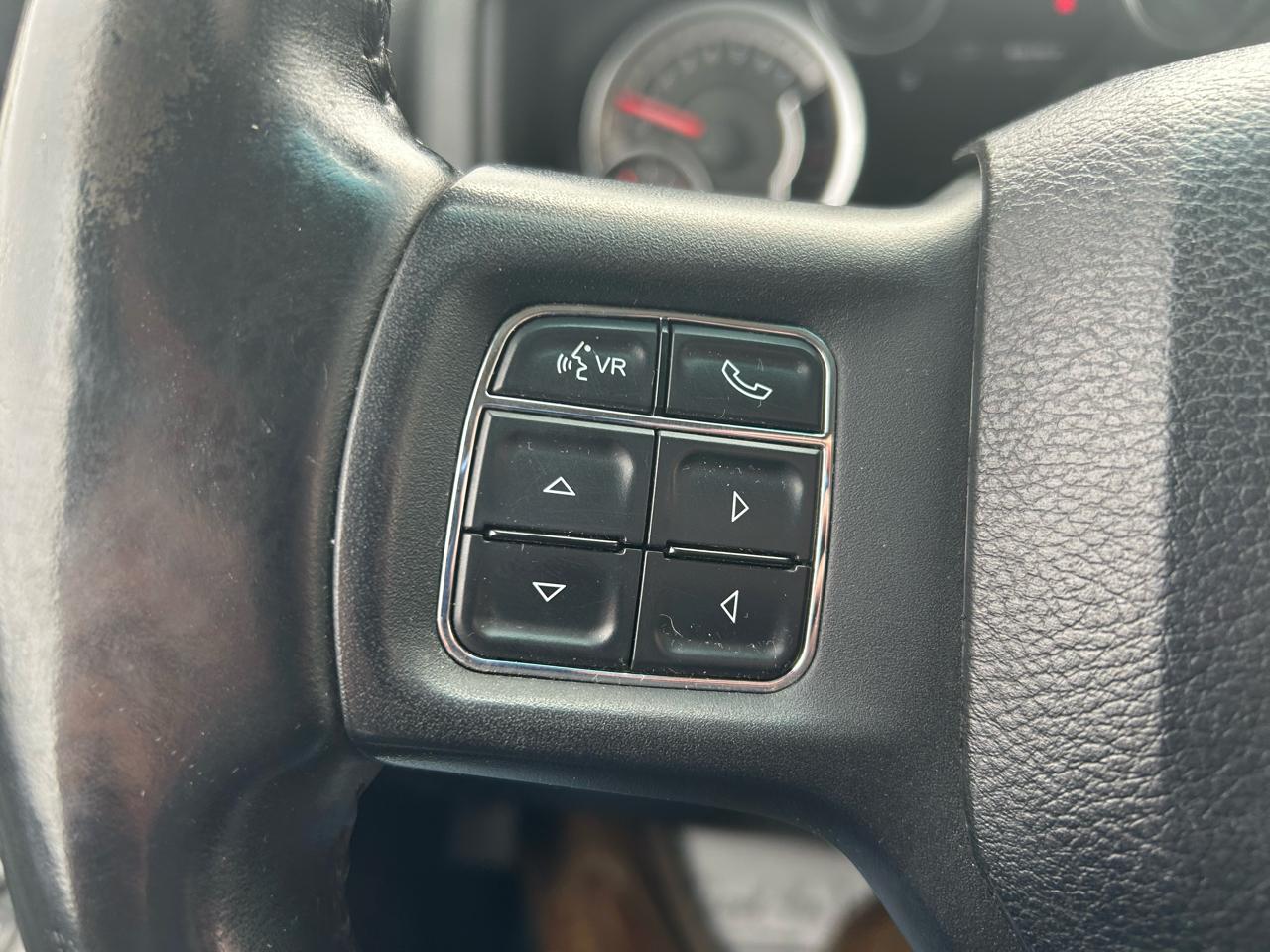 RAM 1500 SLT Crew Cab SWB 4WD 2014