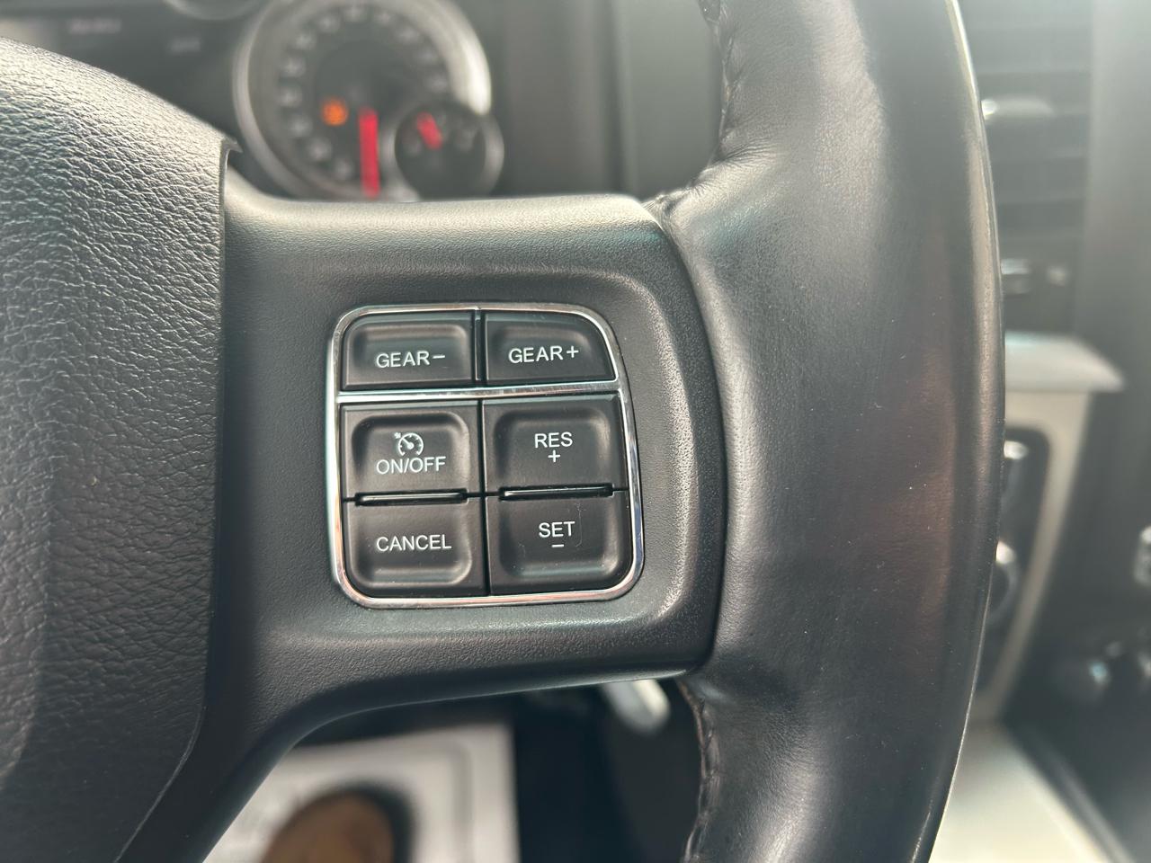 RAM 1500 SLT Crew Cab SWB 4WD 2014