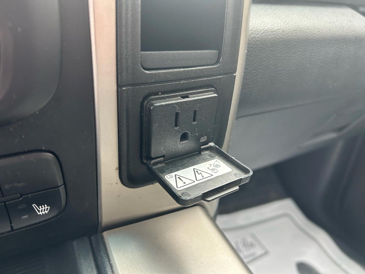 RAM 1500 SLT Crew Cab SWB 4WD 2014