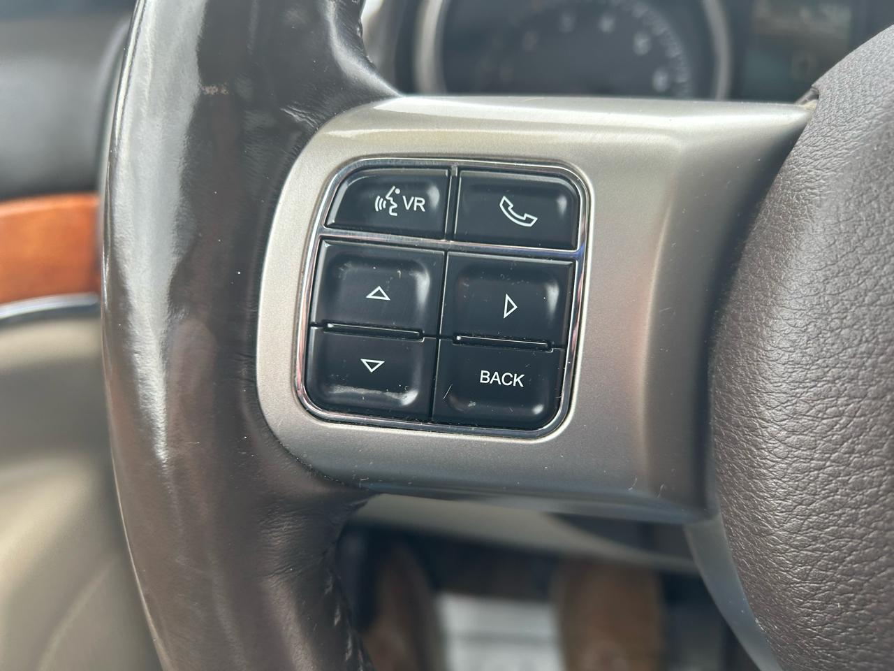 Jeep Grand Cherokee Overland 4WD 2011