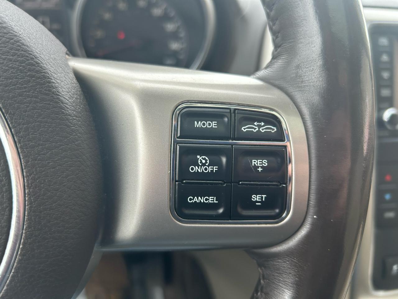 Jeep Grand Cherokee Overland 4WD 2011