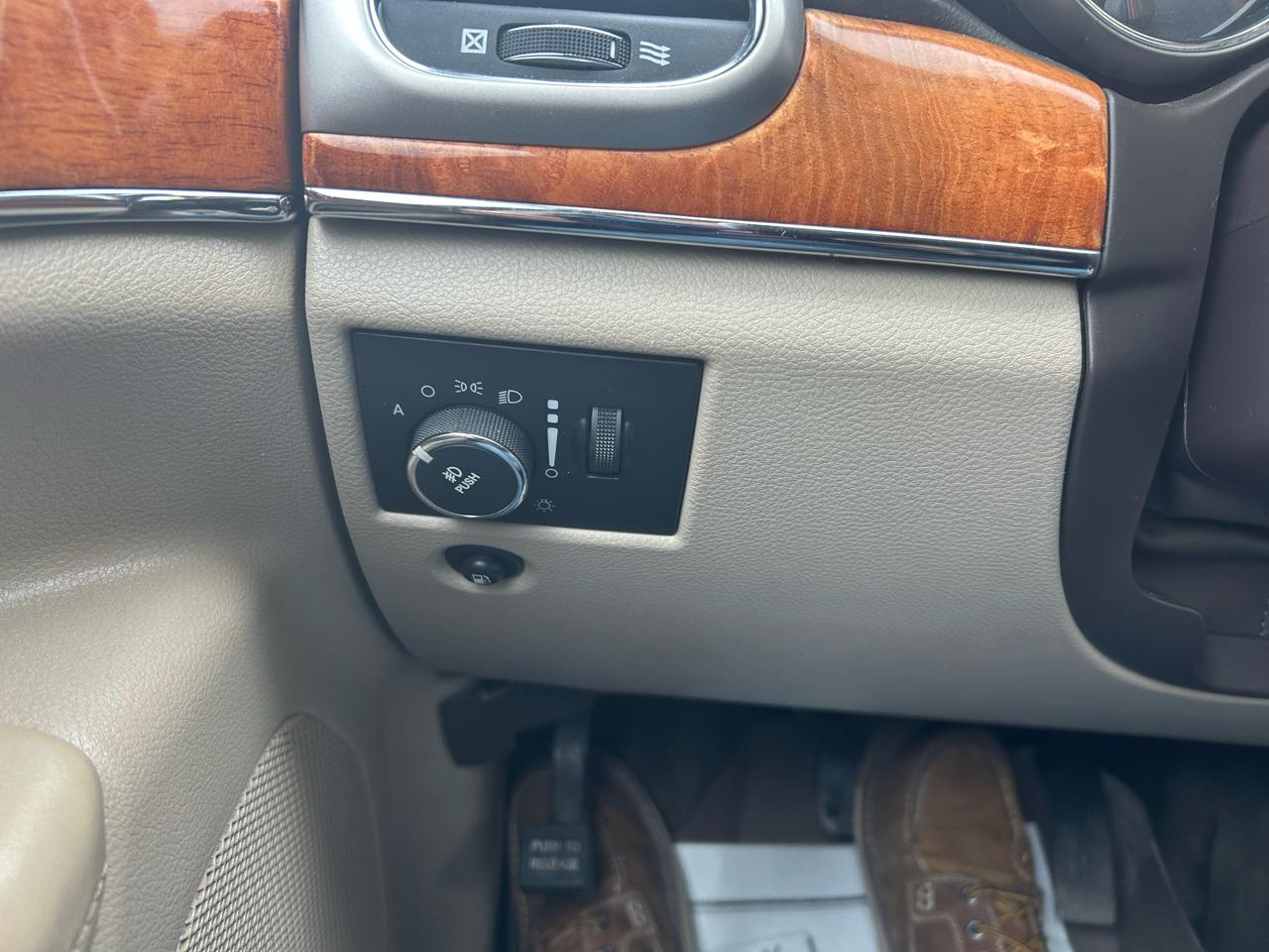 Jeep Grand Cherokee Overland 4WD 2011