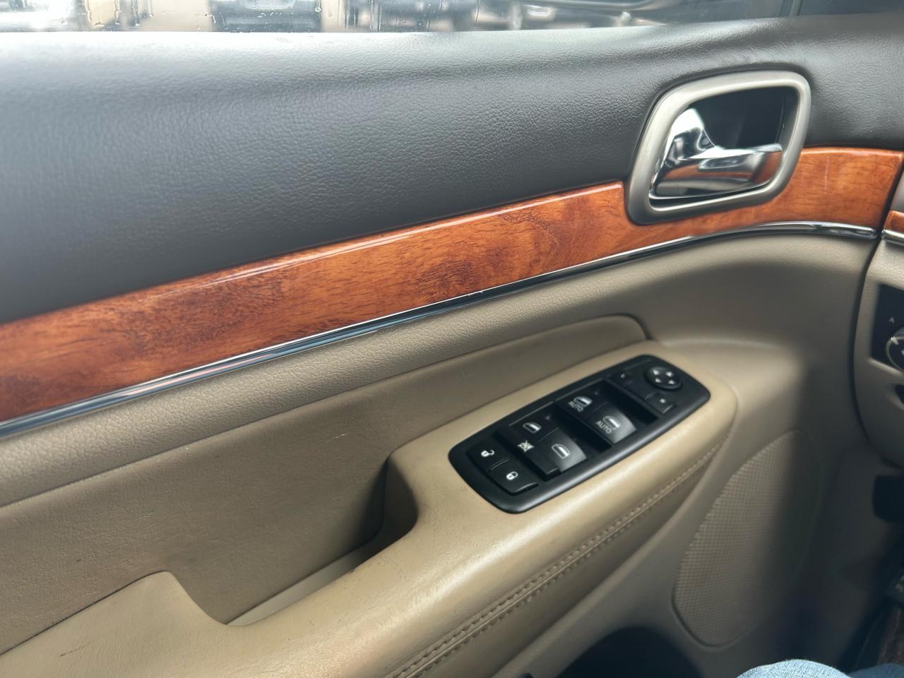 Jeep Grand Cherokee Overland 4WD 2011