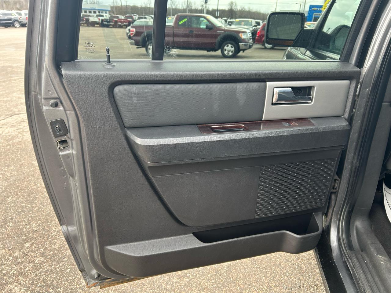 Ford Expedition EL Limited 4WD 2010