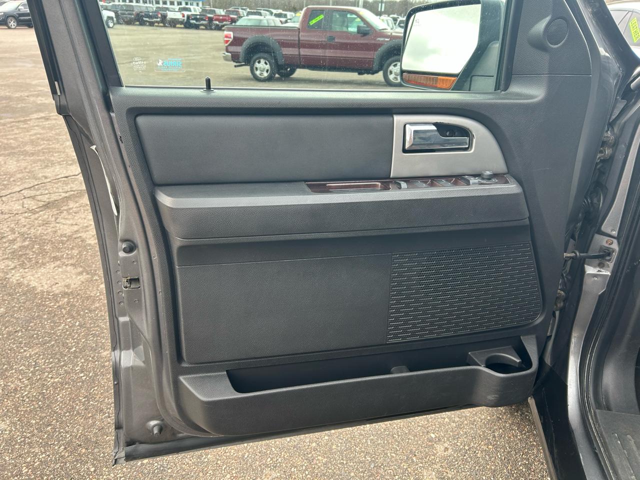 Ford Expedition EL Limited 4WD 2010