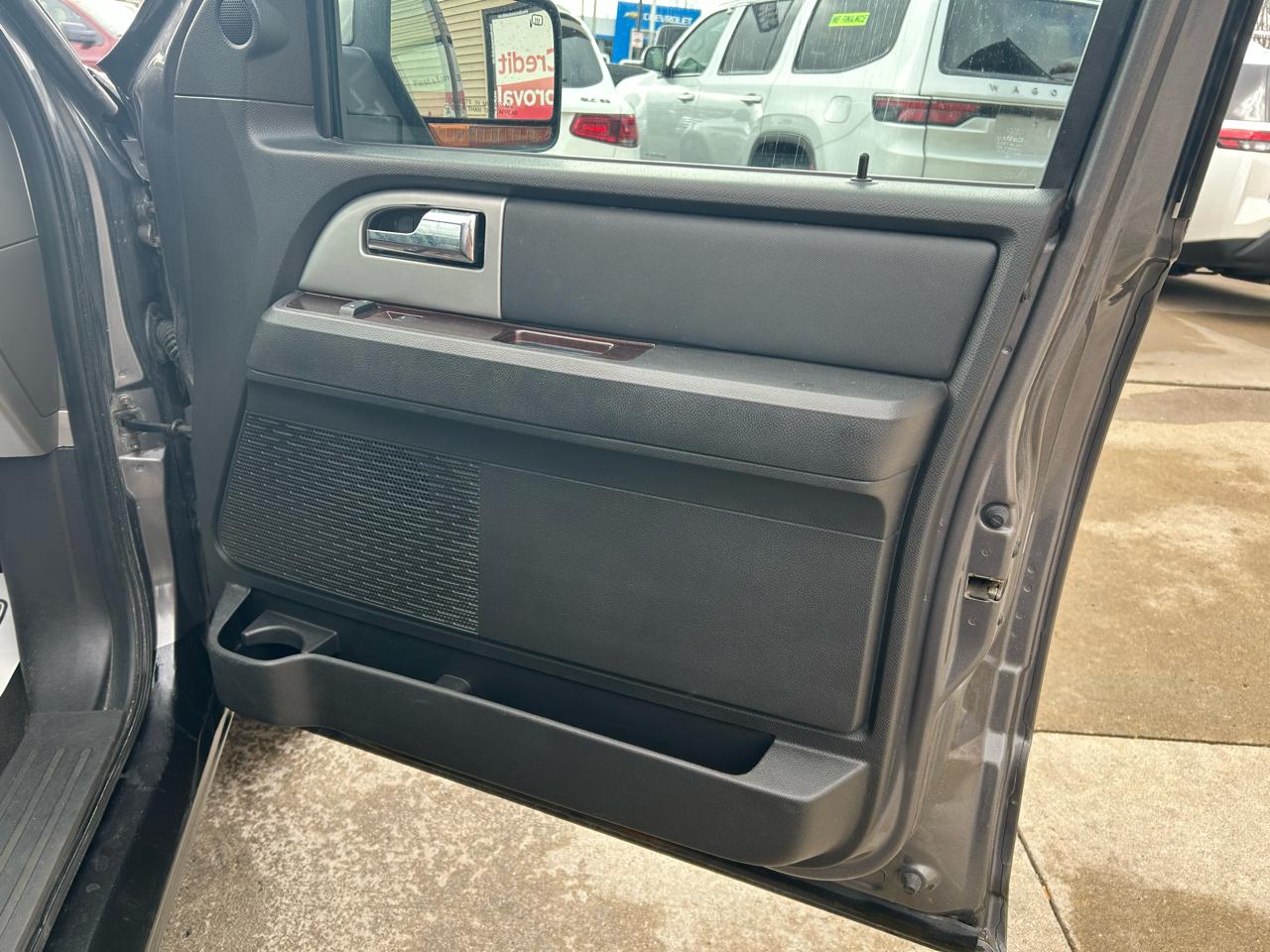 Ford Expedition EL Limited 4WD 2010