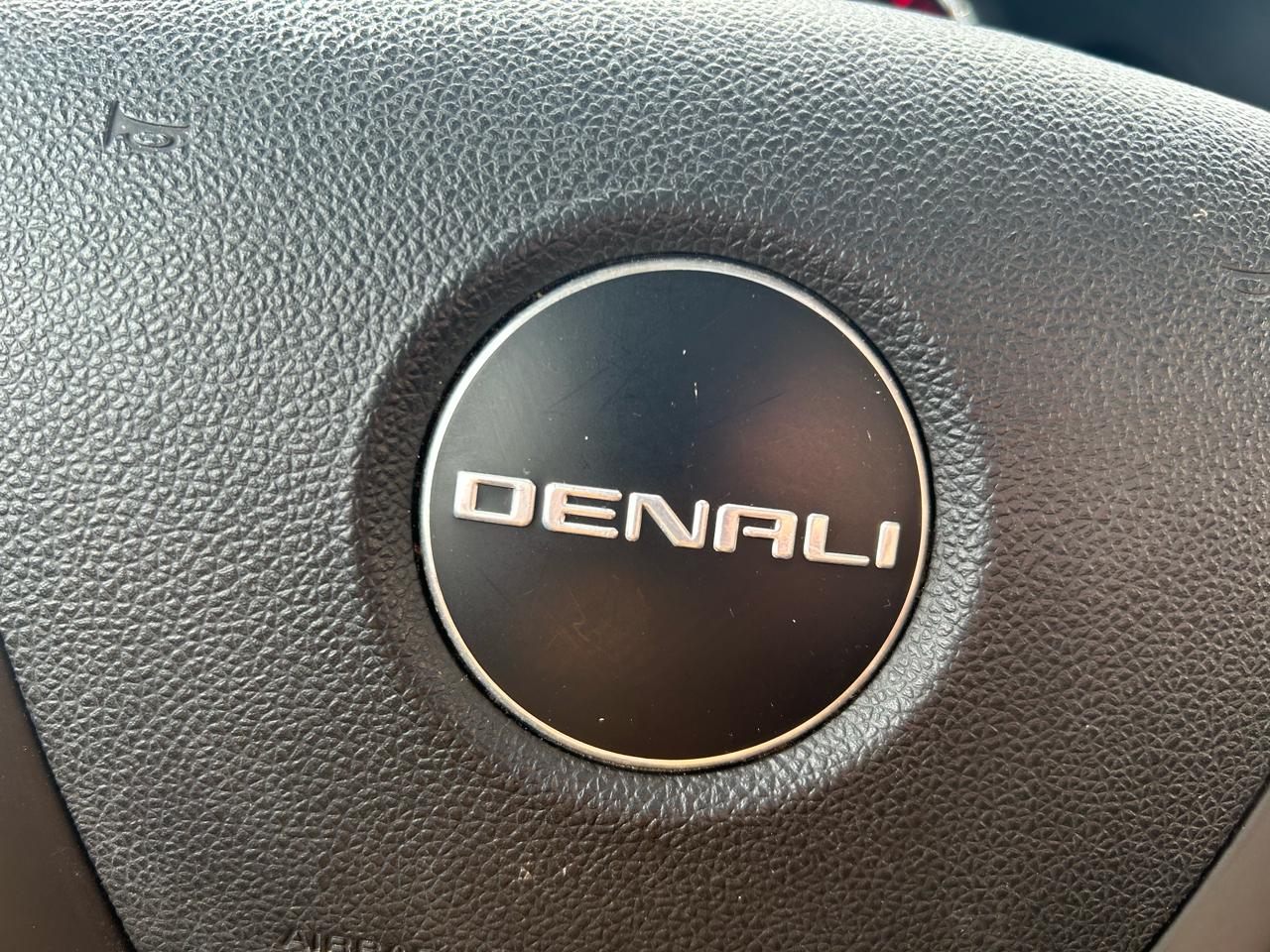 GMC Acadia Denali AWD 2011