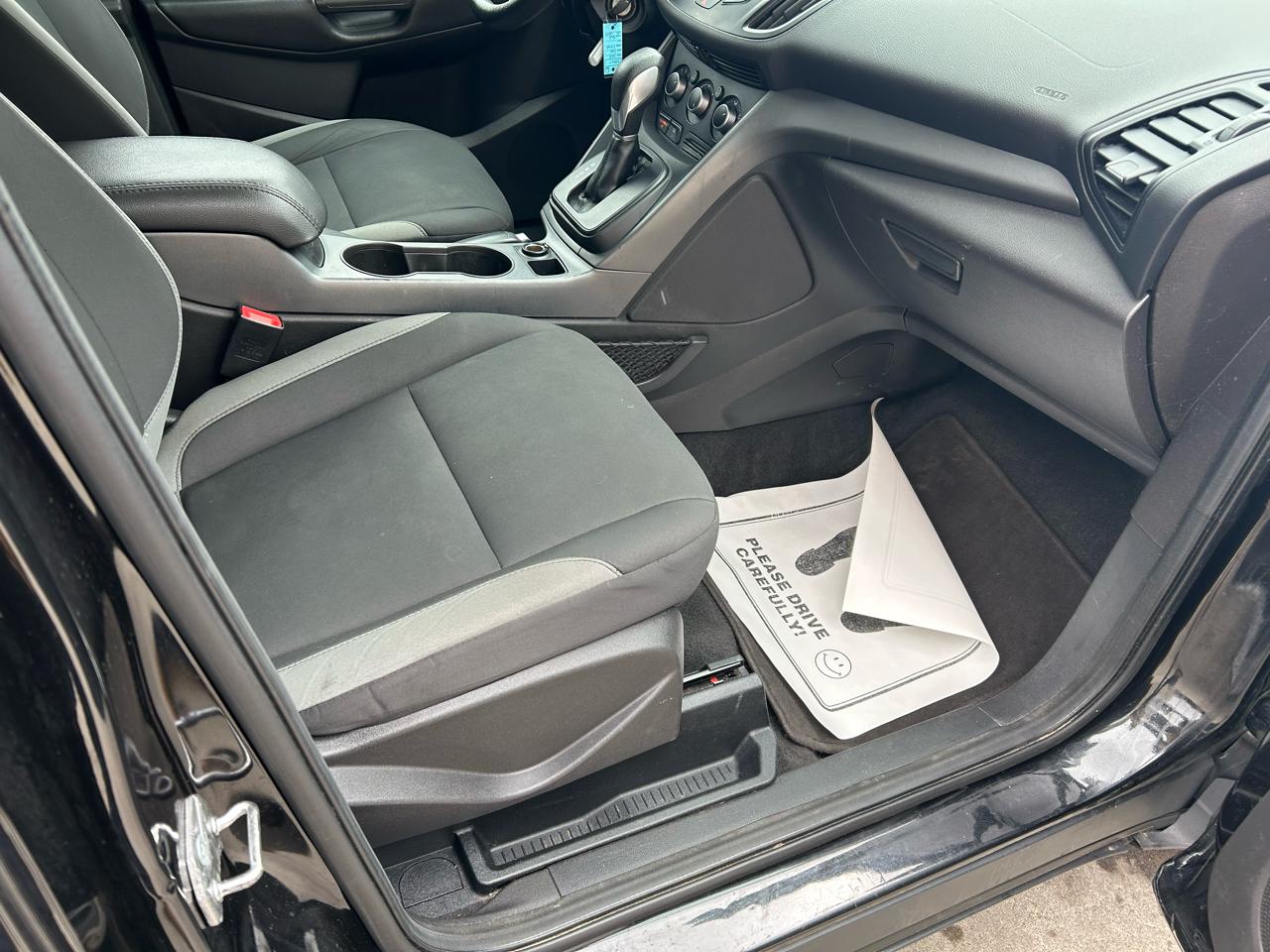 Ford Escape S FWD 2015