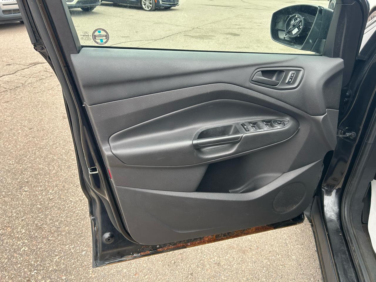 Ford Escape S FWD 2015