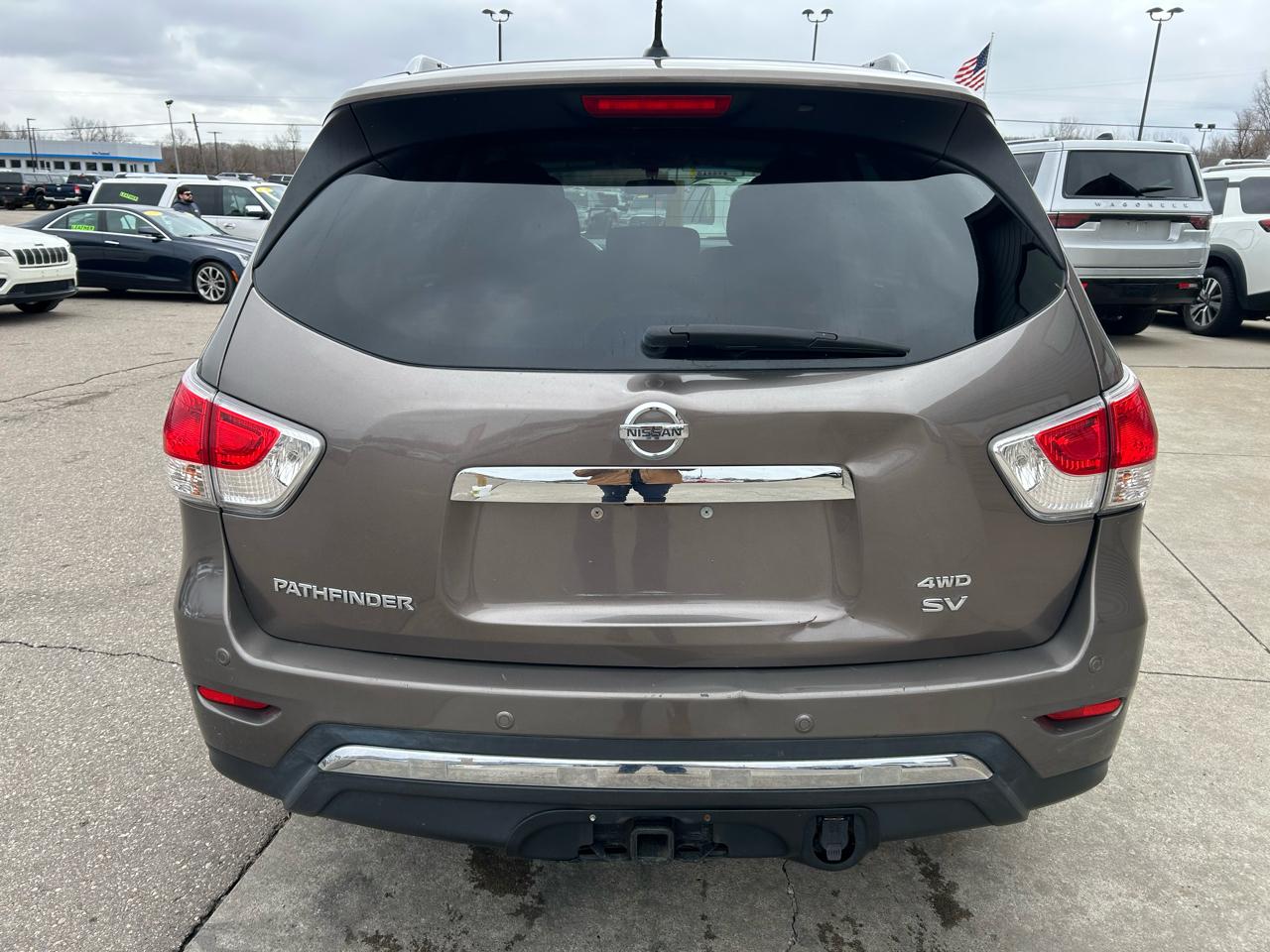 Nissan Pathfinder SV 4WD 2013