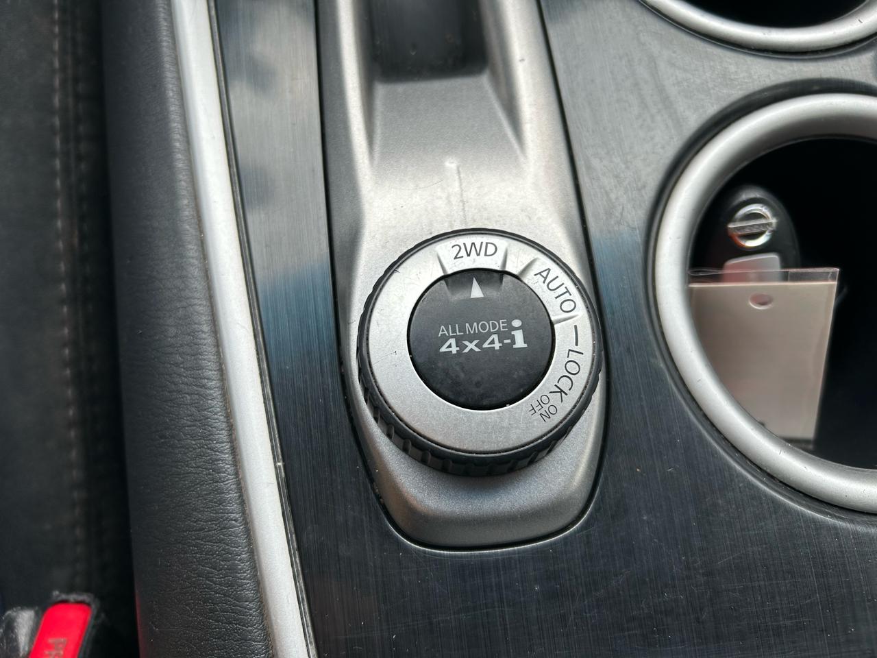 Nissan Pathfinder SV 4WD 2013