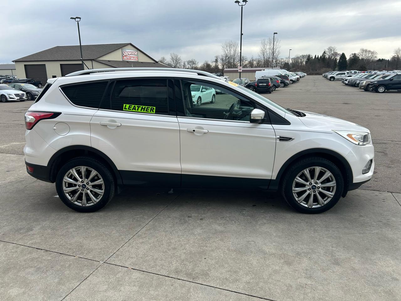 Ford Escape Titanium 4WD 2018