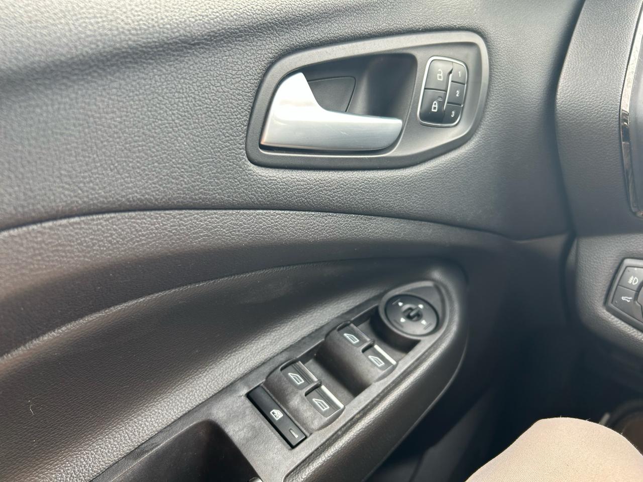 Ford Escape Titanium 4WD 2018