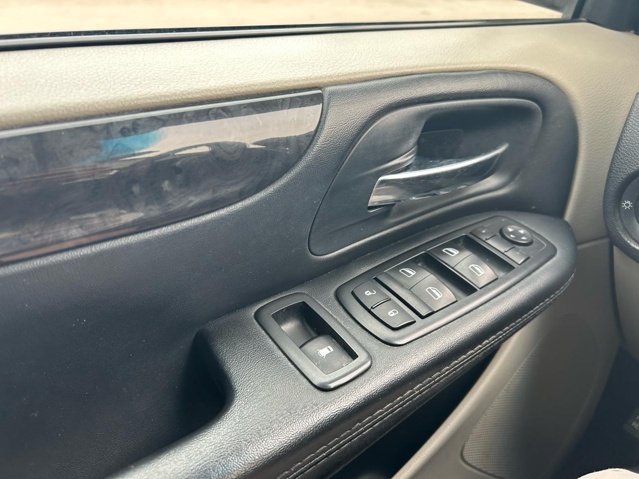 Dodge Grand Caravan Crew 2015