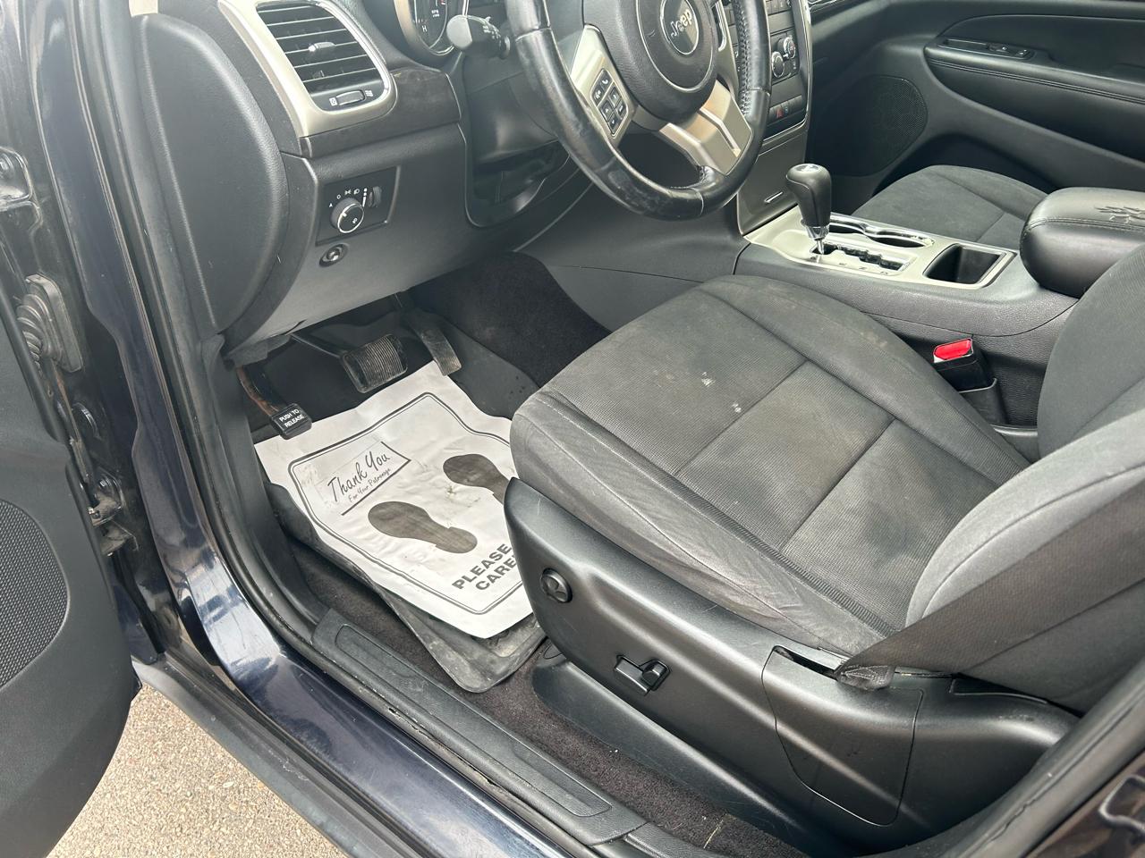 Jeep Grand Cherokee Laredo 4WD 2011