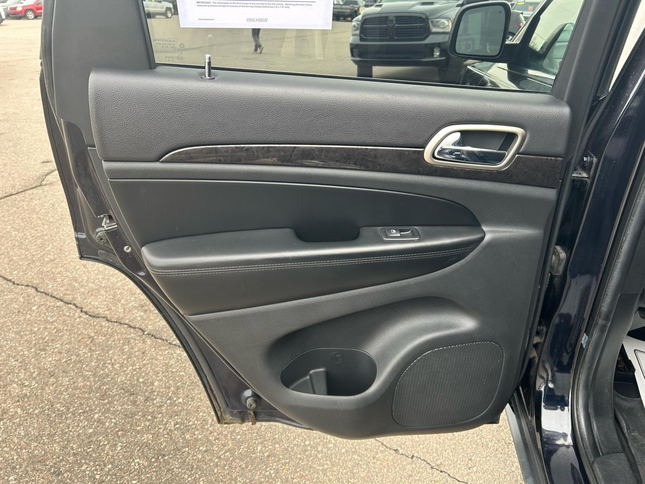 Jeep Grand Cherokee Laredo 4WD 2011