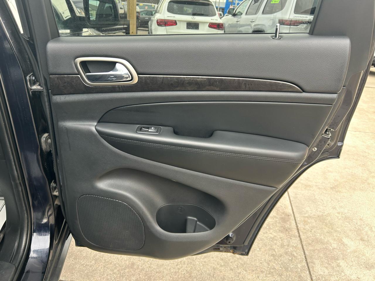 Jeep Grand Cherokee Laredo 4WD 2011