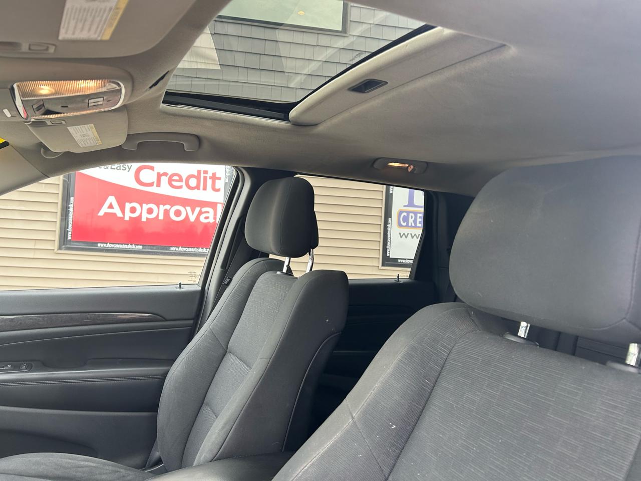 Jeep Grand Cherokee Laredo 4WD 2011