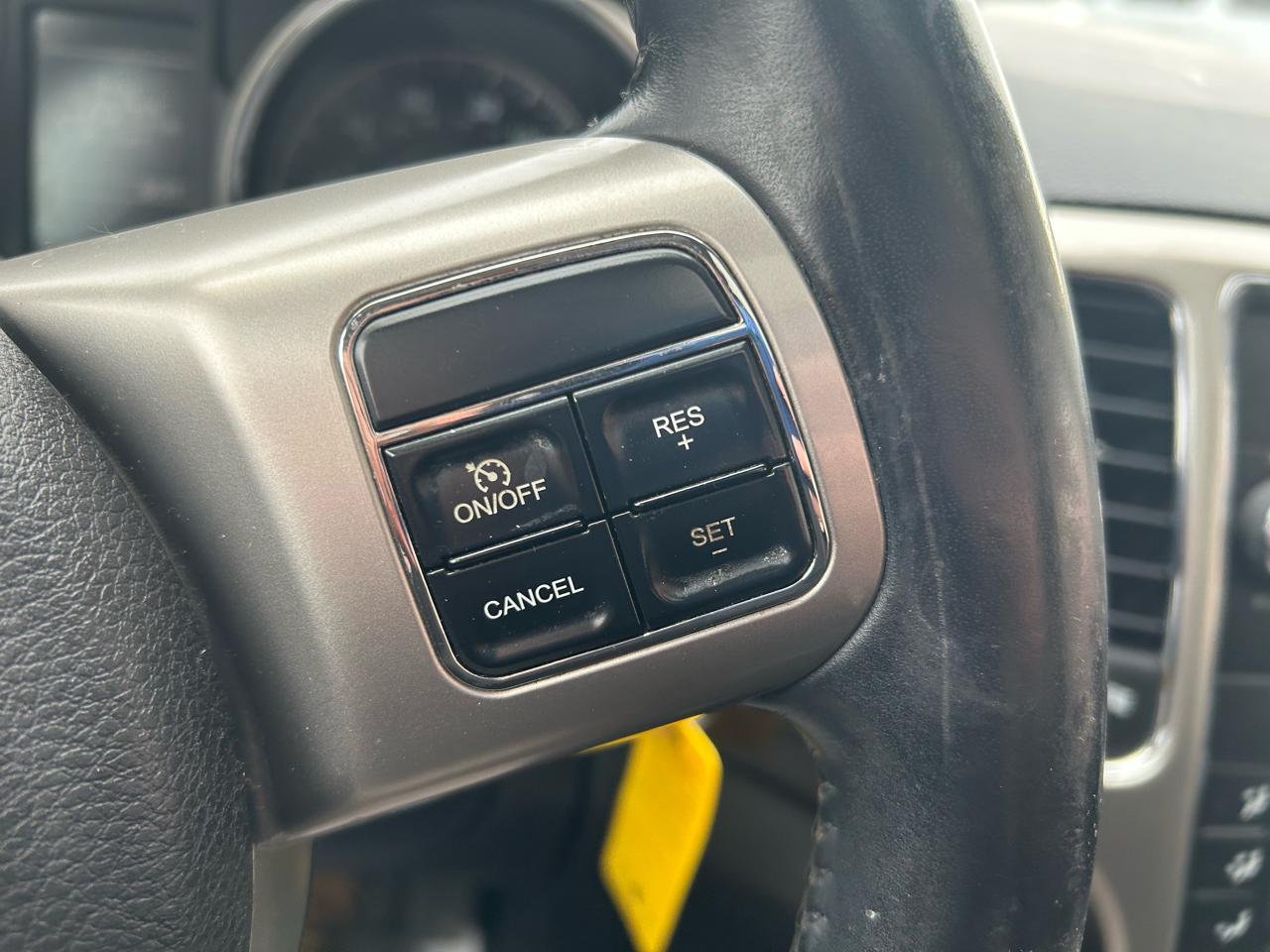 Jeep Grand Cherokee Laredo 4WD 2011