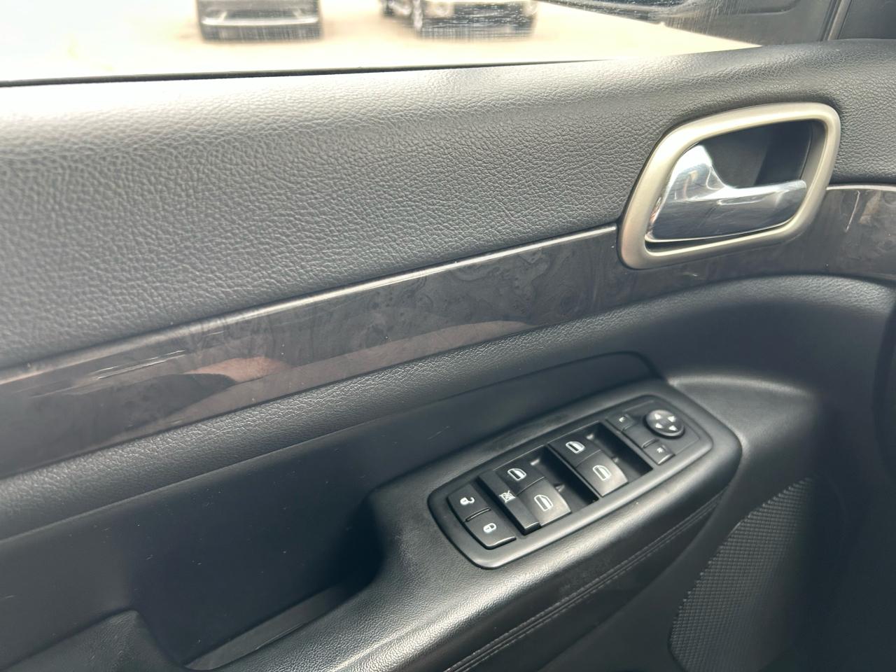 Jeep Grand Cherokee Laredo 4WD 2011