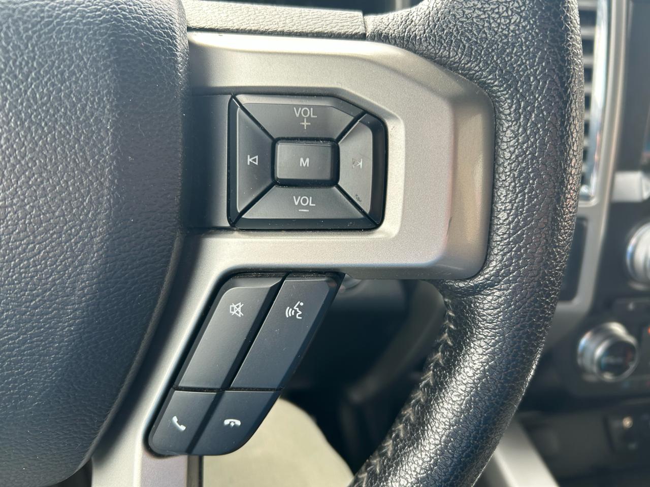 Ford F-150 XL SuperCrew 5.5-ft. Bed 4WD 2015