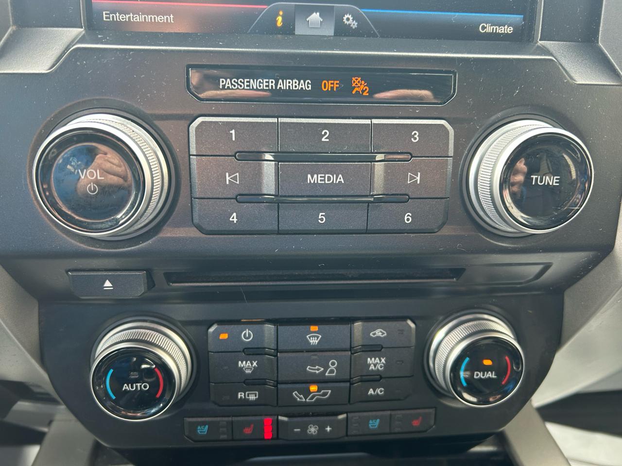 Ford F-150 XL SuperCrew 5.5-ft. Bed 4WD 2015