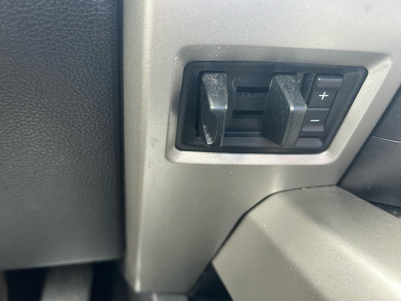 Ford F-150 XL SuperCrew 5.5-ft. Bed 4WD 2015