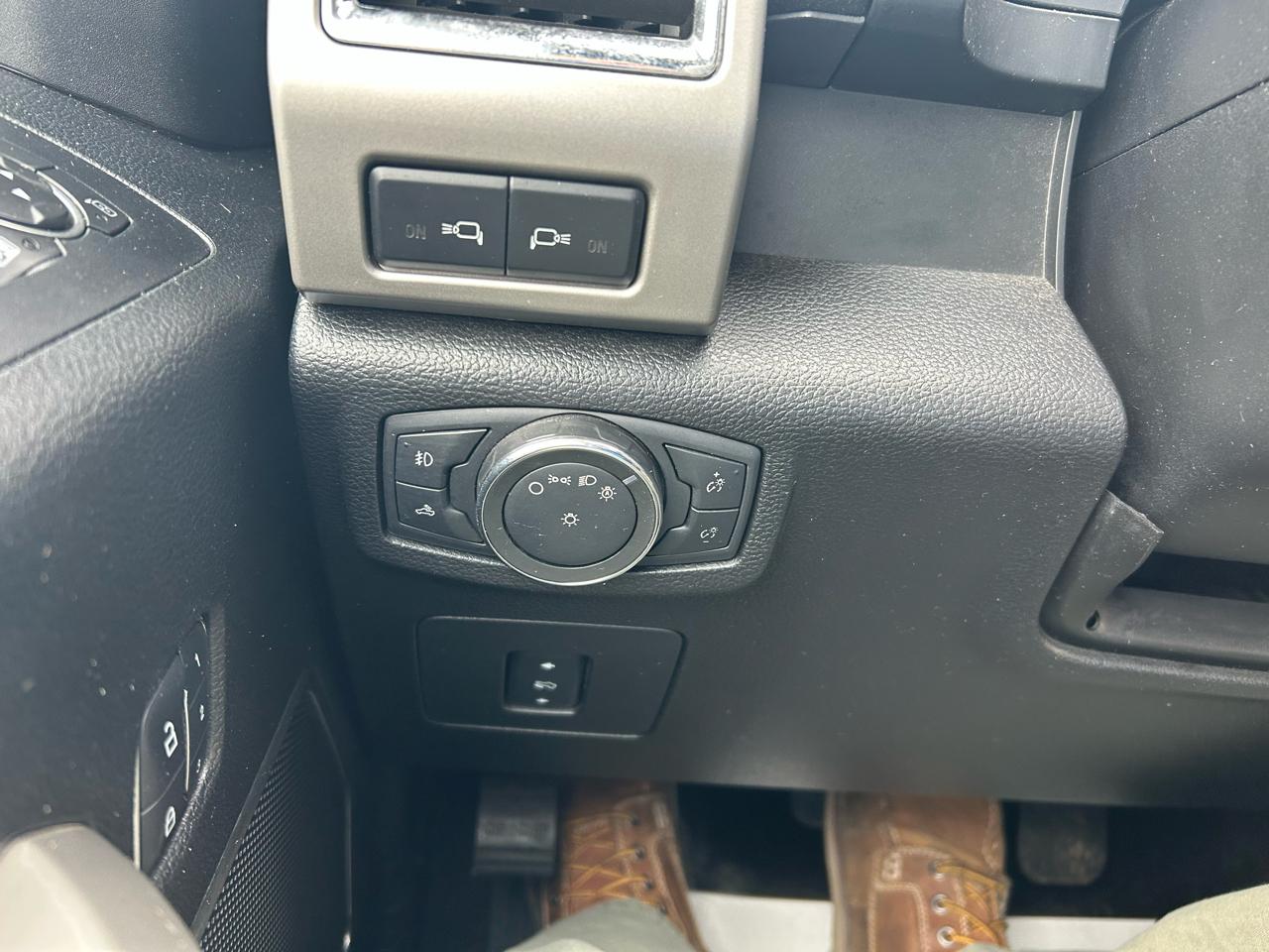 Ford F-150 XL SuperCrew 5.5-ft. Bed 4WD 2015