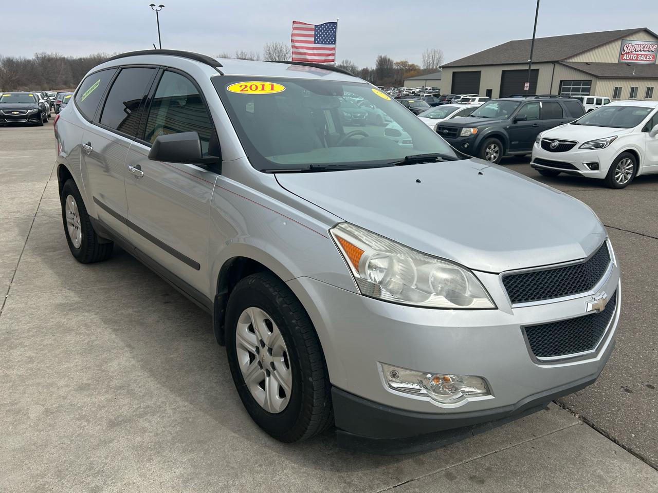 Chevrolet Traverse LS FWD w/PDC 2011