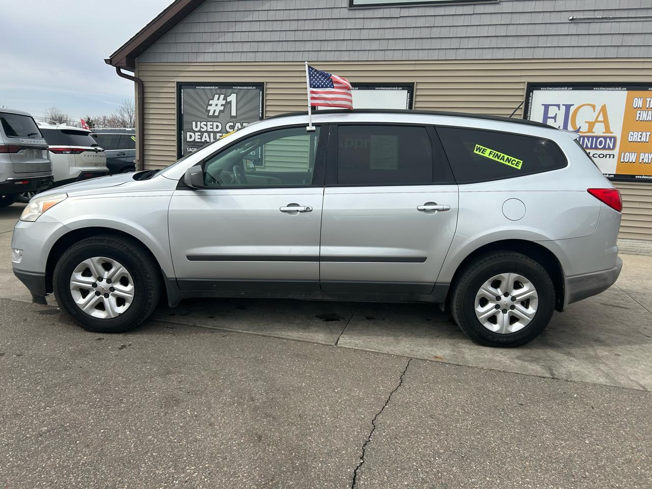 Chevrolet Traverse LS FWD w/PDC 2011