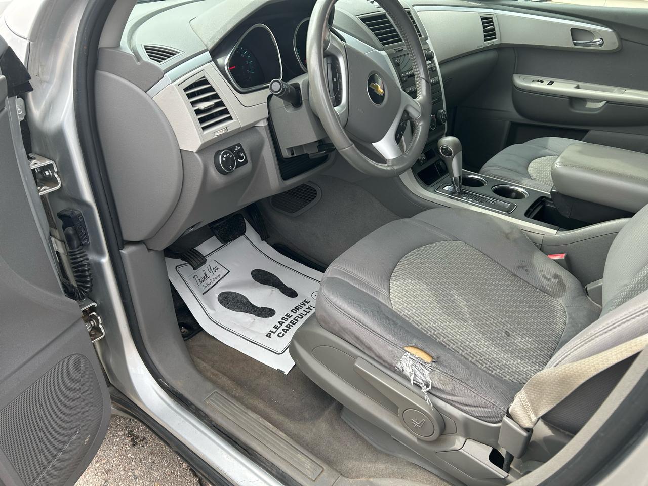 Chevrolet Traverse LS FWD w/PDC 2011