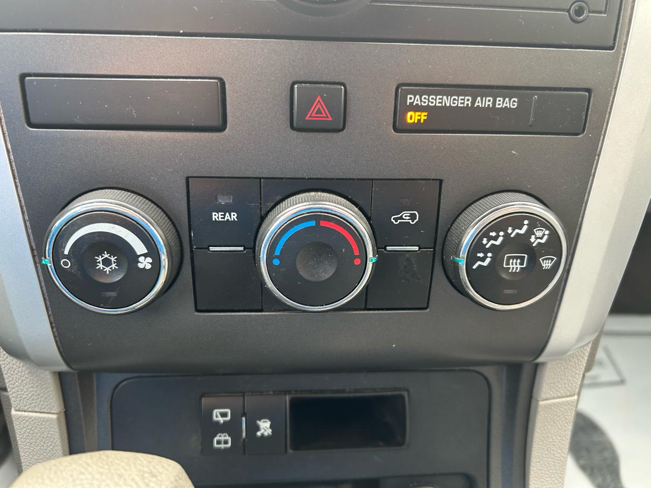 Chevrolet Traverse LS FWD w/PDC 2011