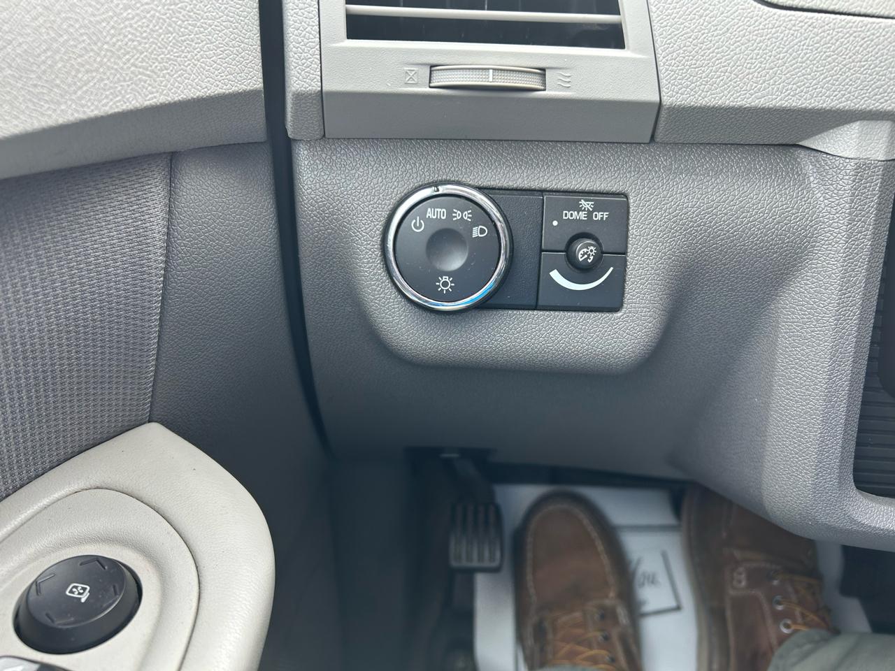 Chevrolet Traverse LS FWD w/PDC 2011