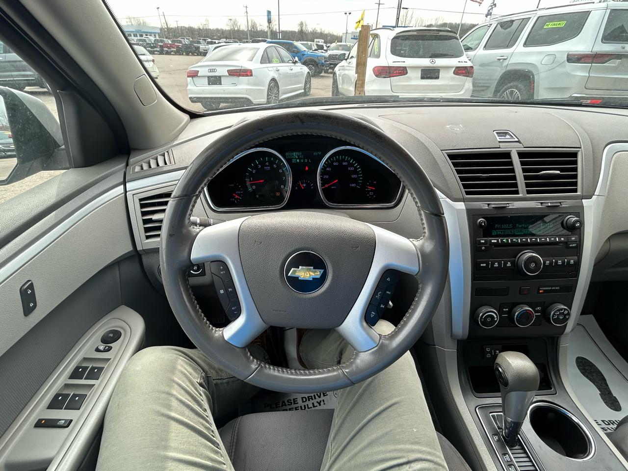 Chevrolet Traverse LS FWD w/PDC 2011