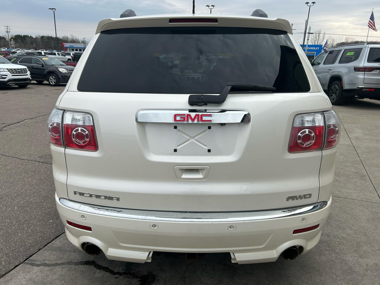 GMC Acadia Denali AWD 2011