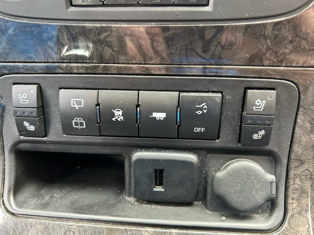 GMC Acadia Denali AWD 2011