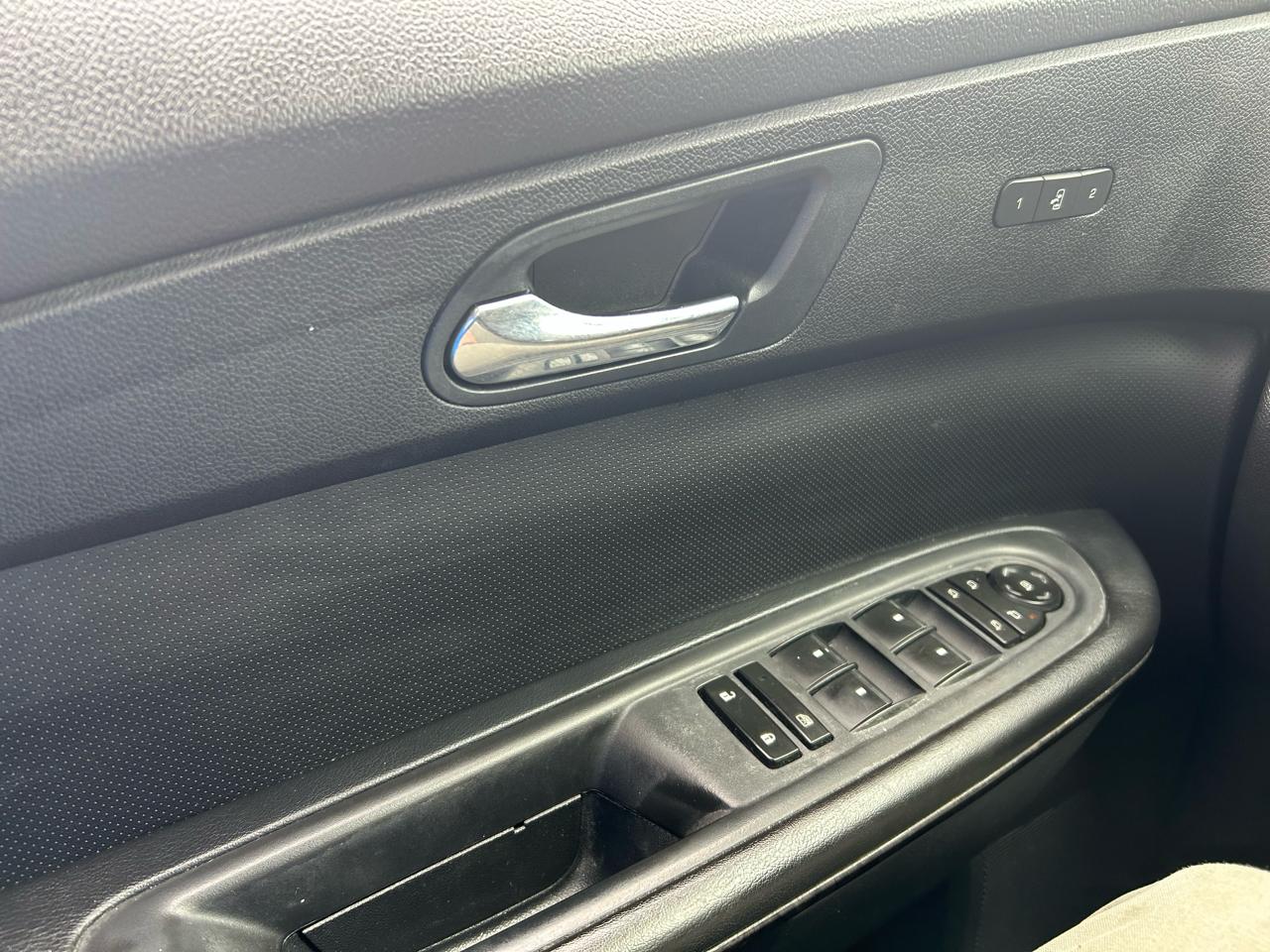 GMC Acadia Denali AWD 2011