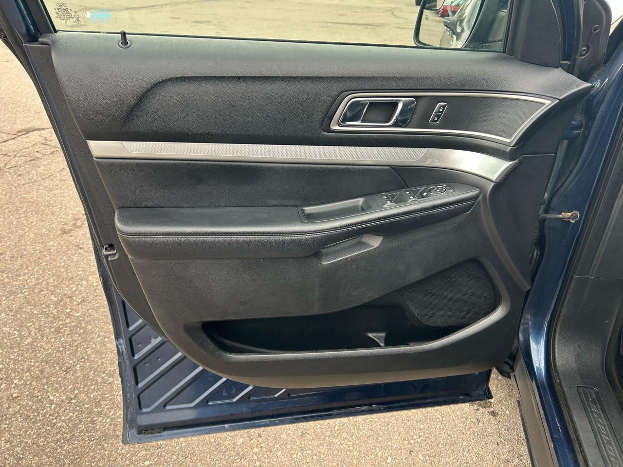 Ford Explorer XLT FWD 2016