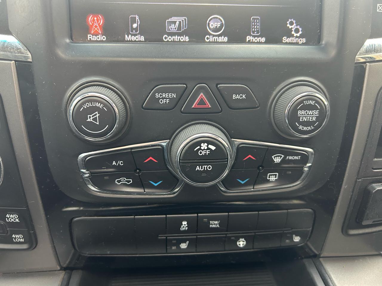 RAM 1500 Sport Quad Cab 4WD 2014